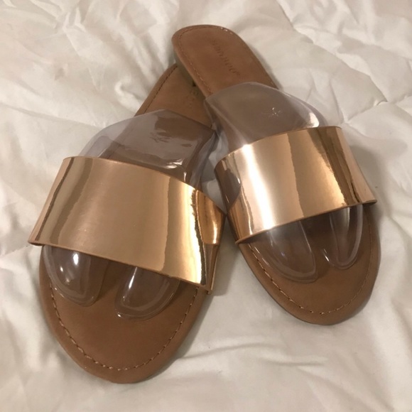 ❌SOLD❌ New Rose Gold Metallic Slip On Sandals. - Picture 2 of 6